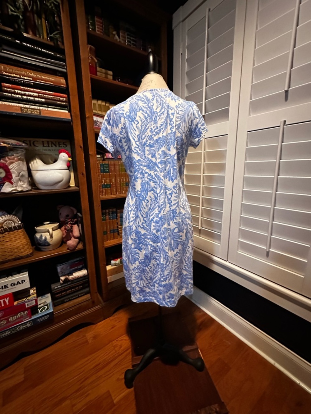 Lilly Pulitzer Blue & White Short Sleeve Embroidered V-Neck Dress - Picture 3 of 10